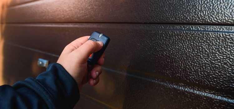 automatic door opener with remote control in Aldershot